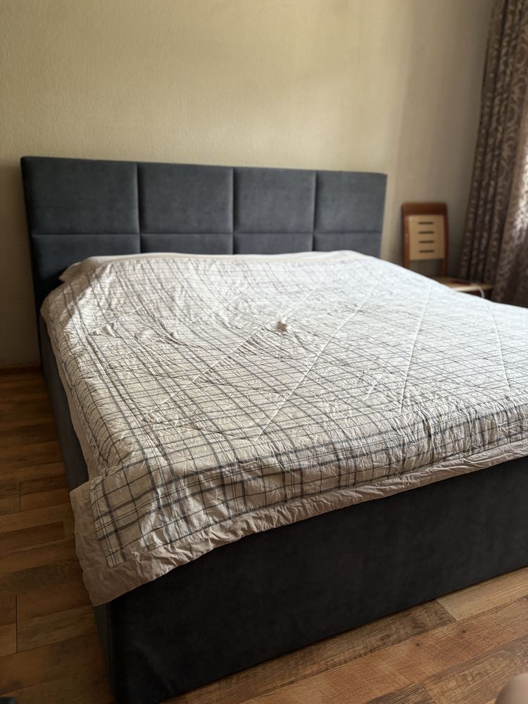 Кровать 200*200, с матрасом