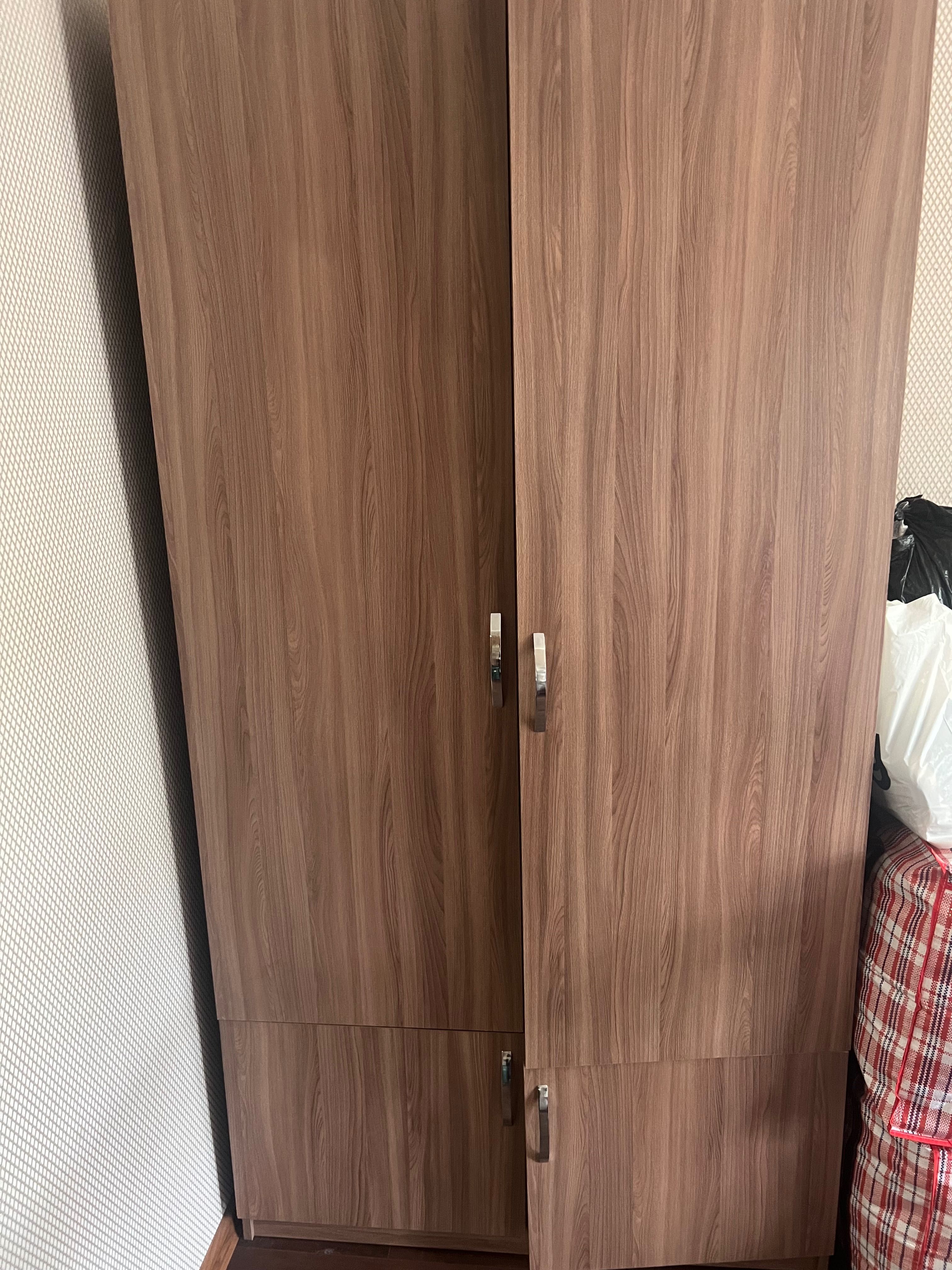 Продам прихожую и шкаф