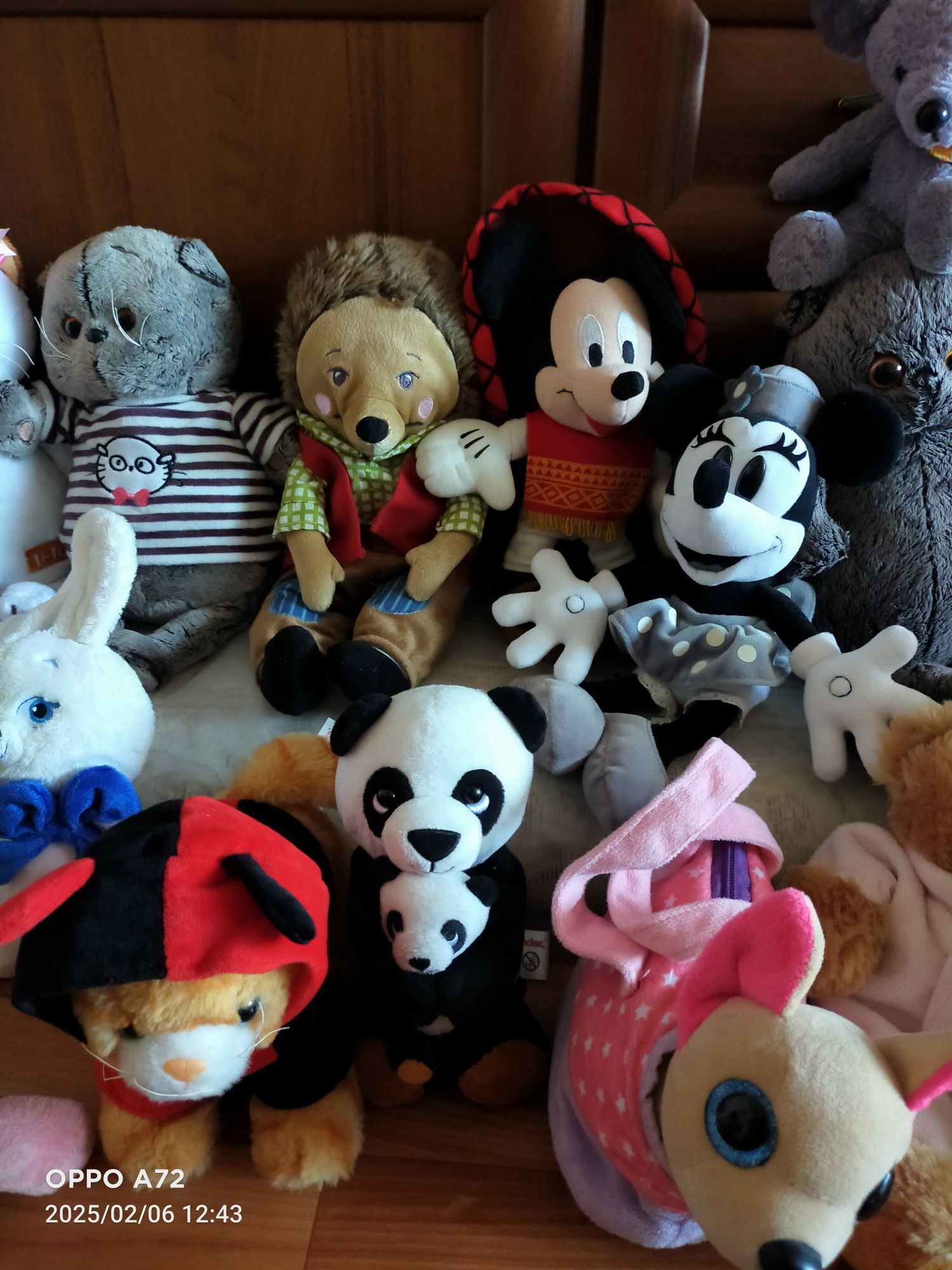 Продам фирменные игрушки. Цены разные.