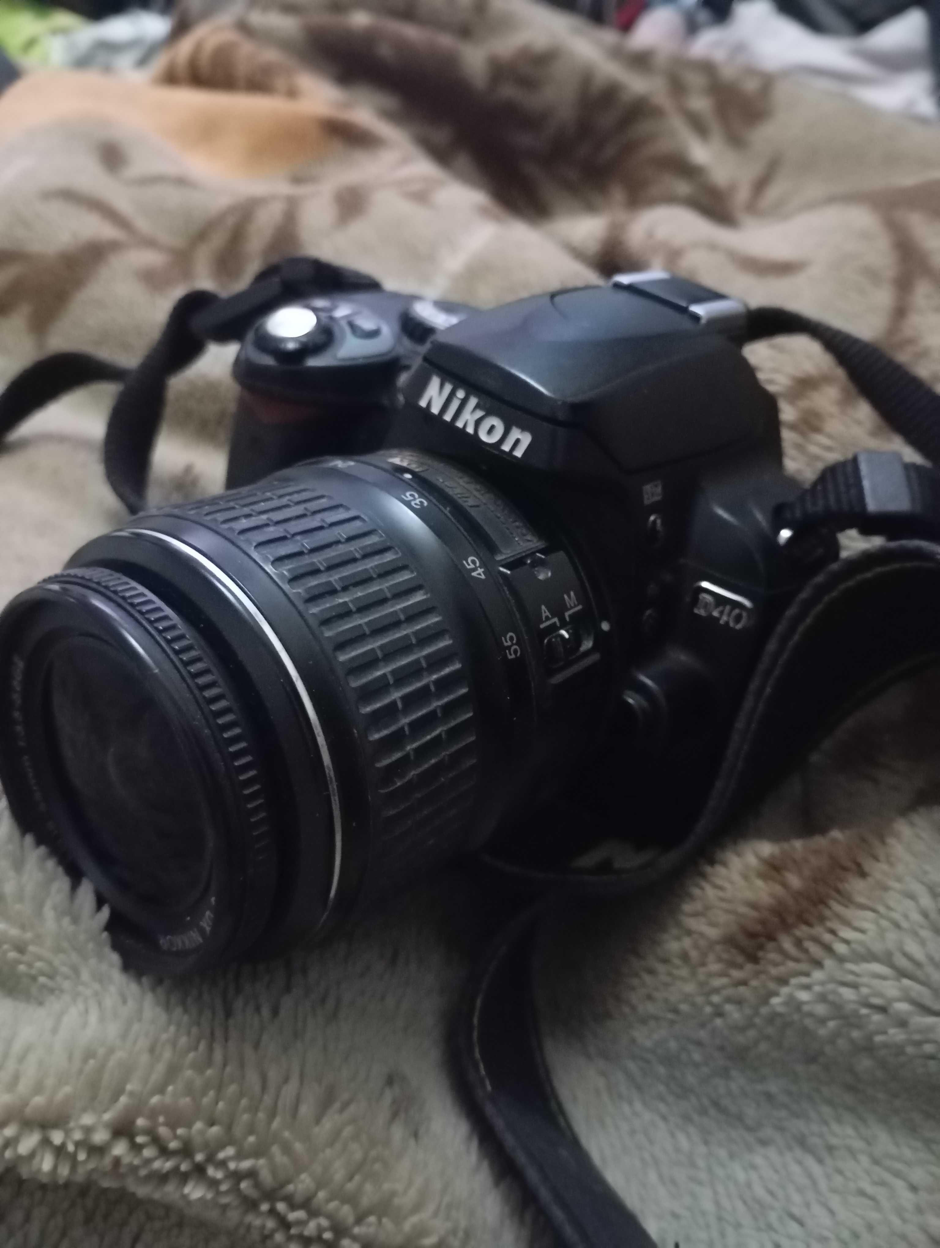Зеркальный фотоаппарат Nikon D40 Никон
