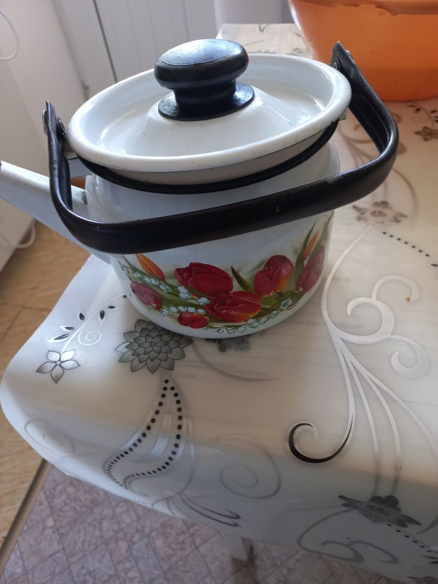Все для дома чайник,люстра,тарелки, 3х ярусн.,открывалка,салфетницы,су