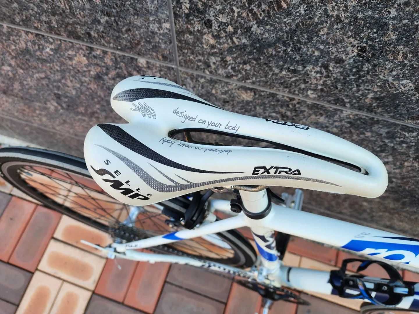 Fuji Roubaix 3.0 Made in Japan. И велосипед: Cello, модель Terra.