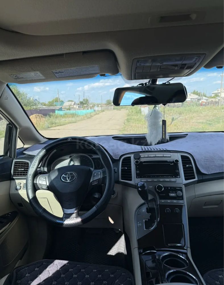 Продам машину. Toyota Venza 2011 года.