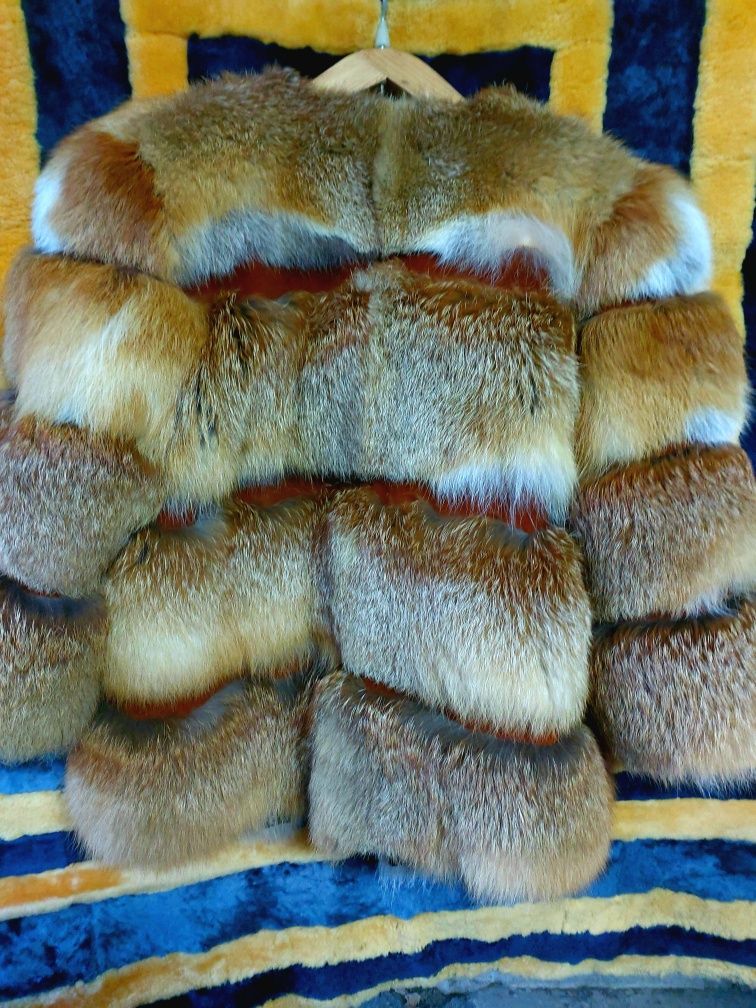 Продам полушубок с красной лисы.