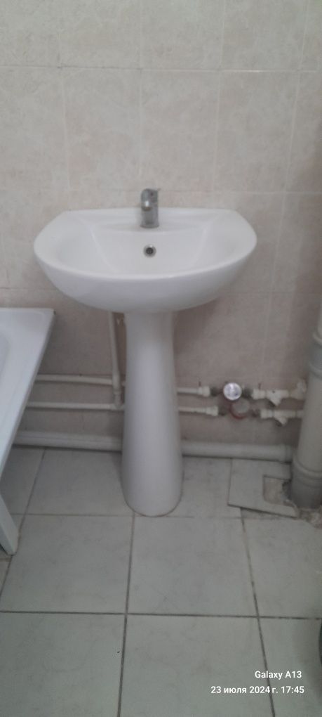 Продам ванну и умывальник новое
