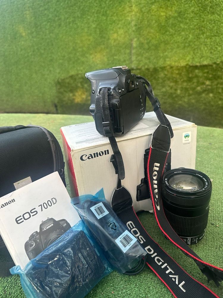 Продам фотоаппарат canon 700d
