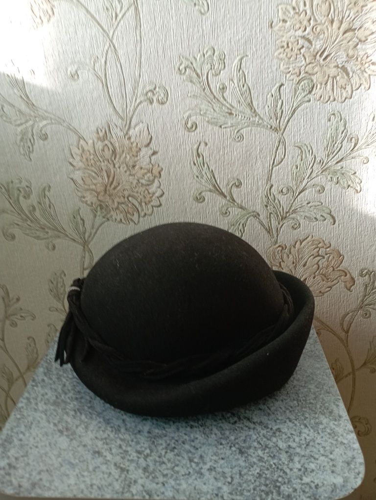 Шапки и шляпа фетровые