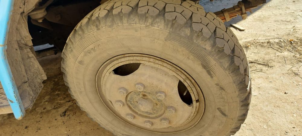 Продам резину на грузовые авто