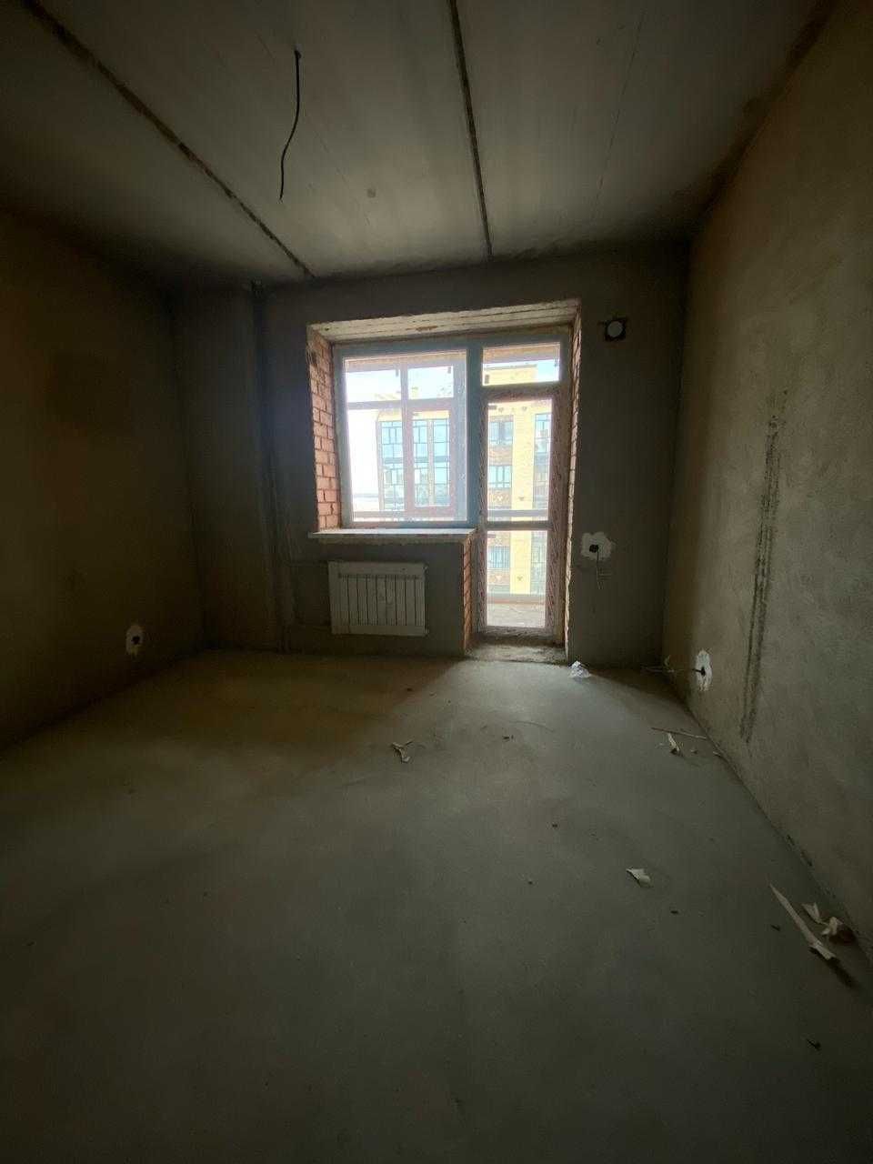 продам 2 комн квартиру  в центре