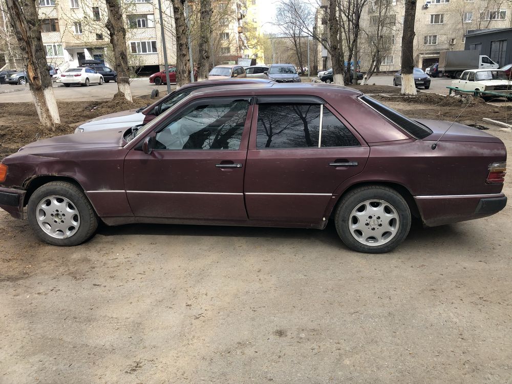Продам мерседес 124