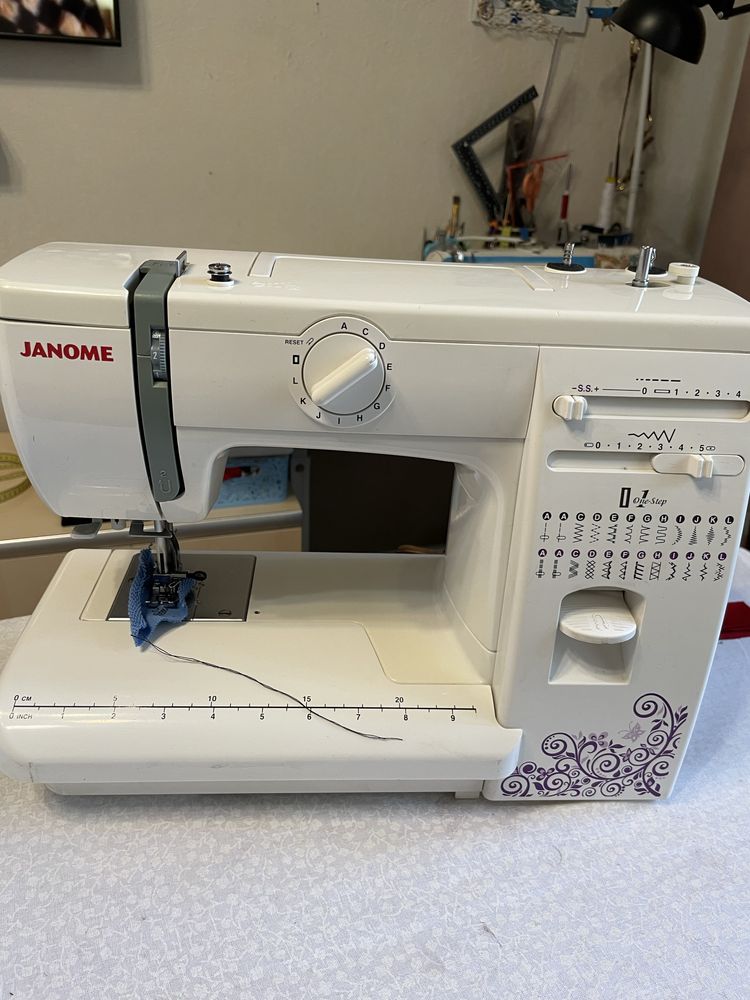 Швейная машинка Janome