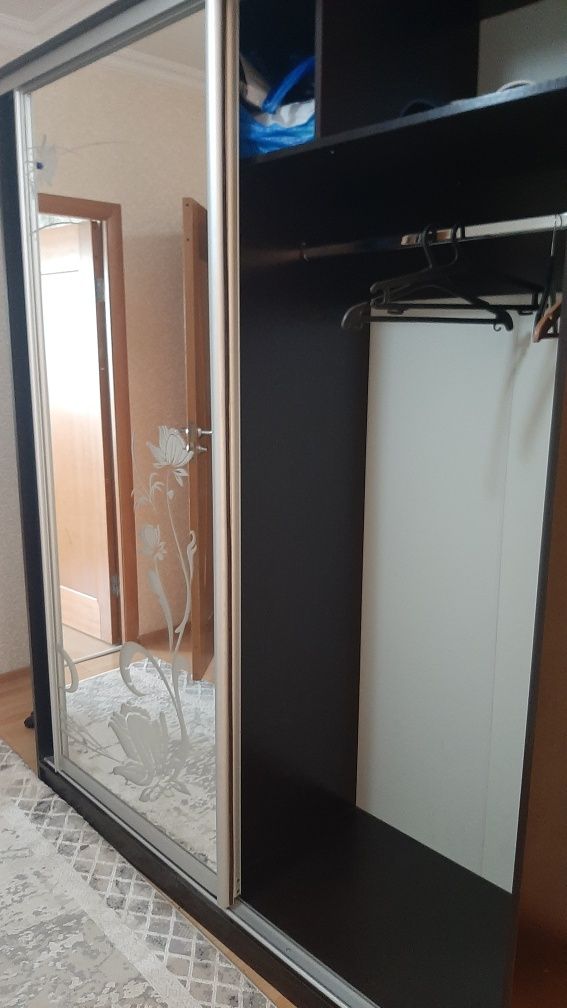 Продам шкаф  купе в прихожую