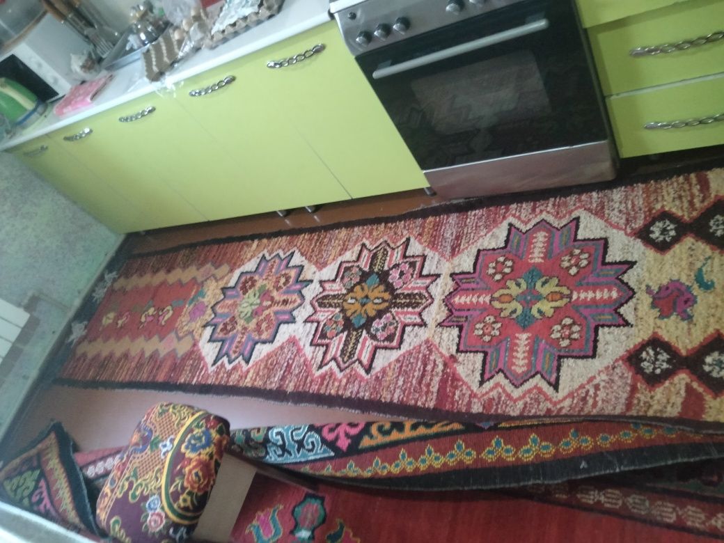 Қол кілем дорошка жағдайы өте керемет қалың суық өткізбейді
