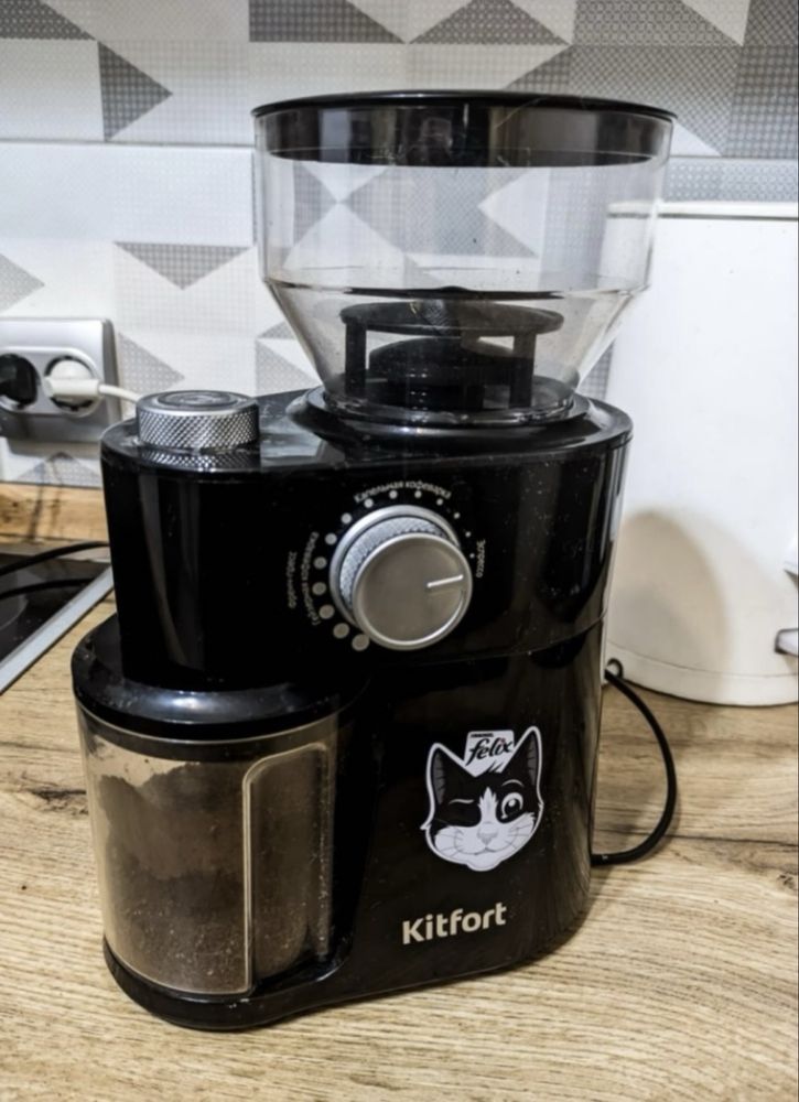Продам кофе машину почти новый