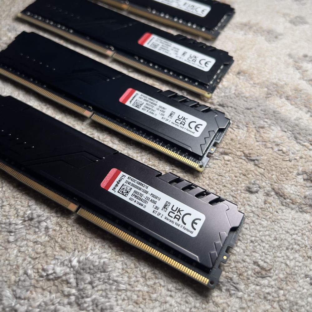 Продам 2 плашки ОЗУ (по 8gb)