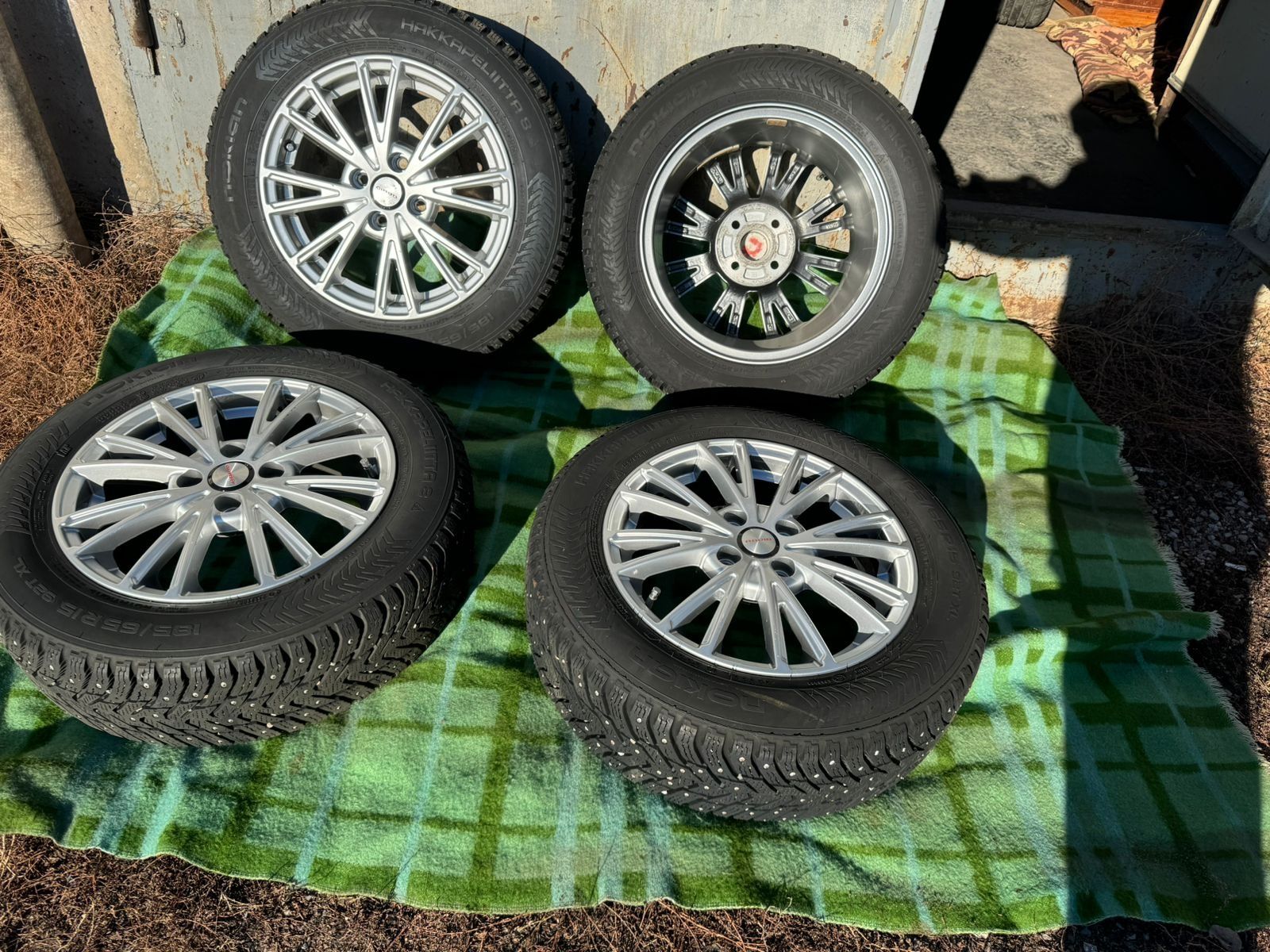 Продам зимние шины в сборе.