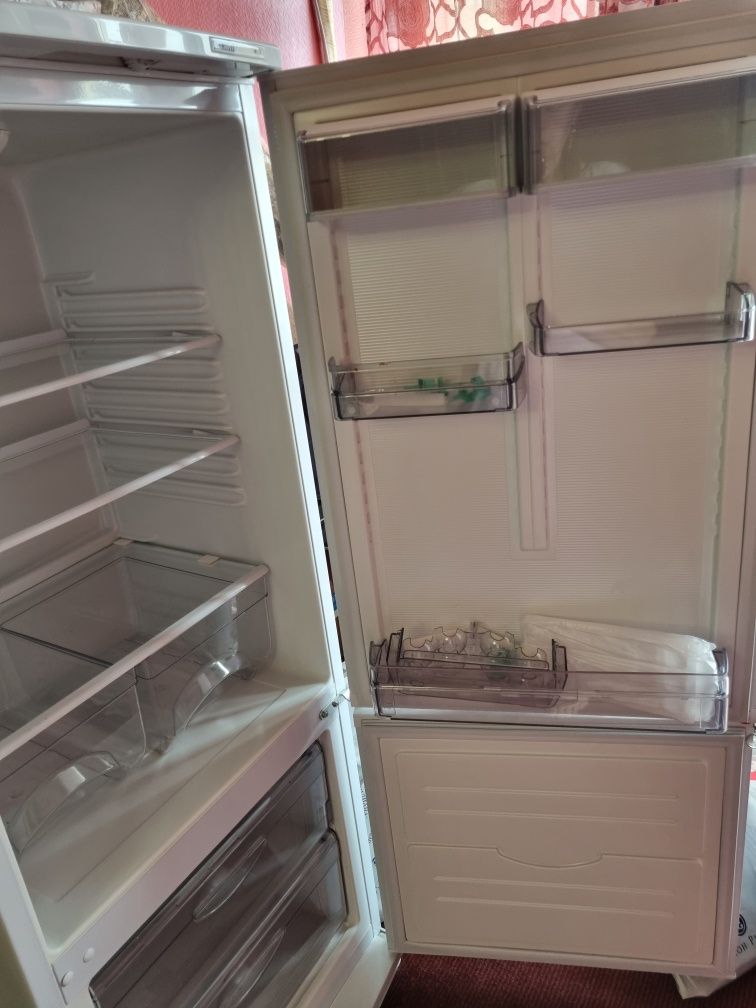 Продам холодильник ATLANT   и морозильную камеру INDESIT новые