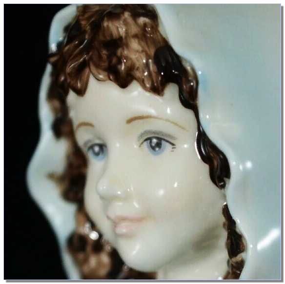 Фарфоровая статуэтка Подарок для бабушки, ЛИМИТ Coalport Англия 1994 г
