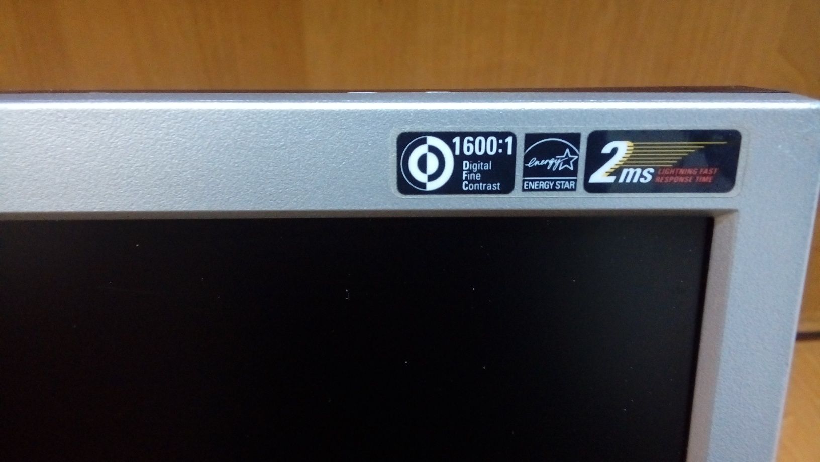 Мнитор LG 17" в рабочем состоянии