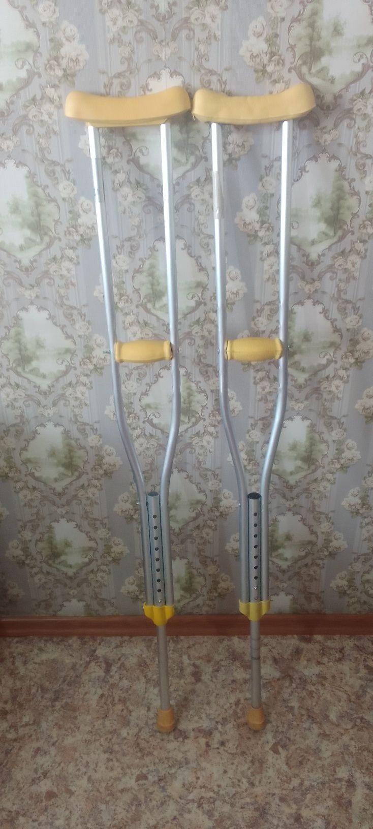 Срочно Продам костыли