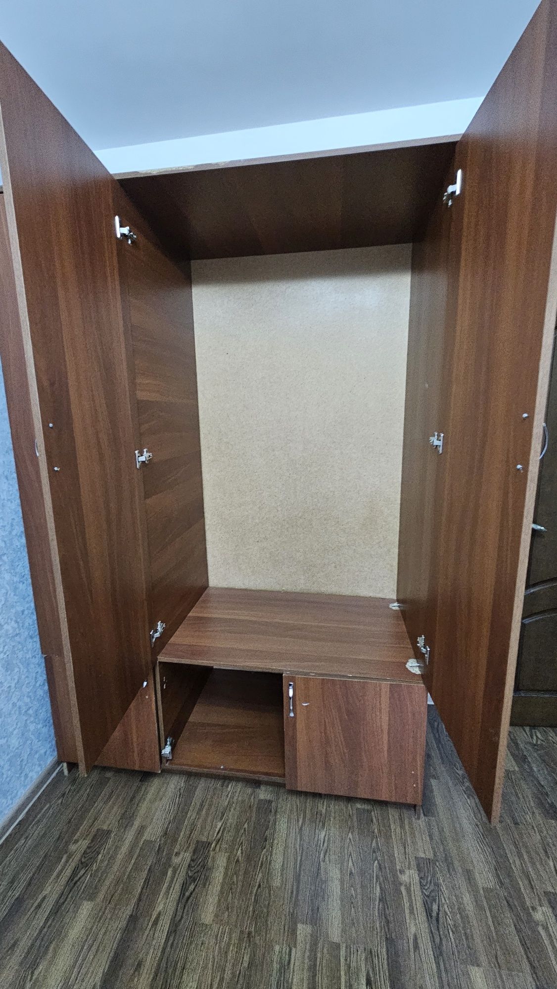Продам спальный гарнитур