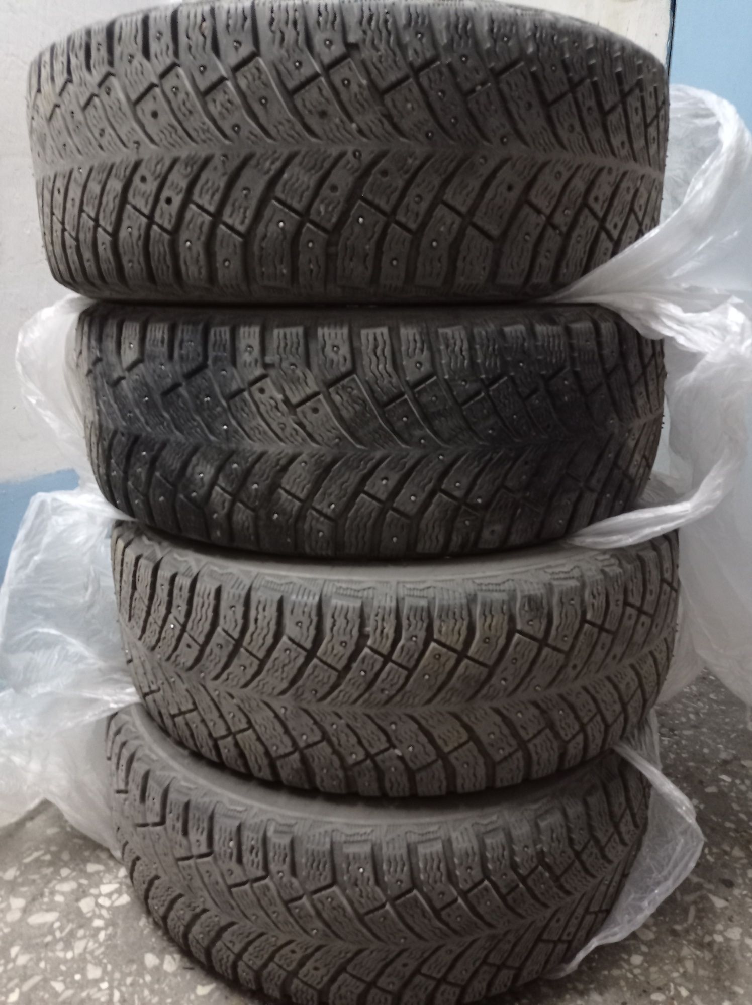 Michelin шипованная 205/55/16