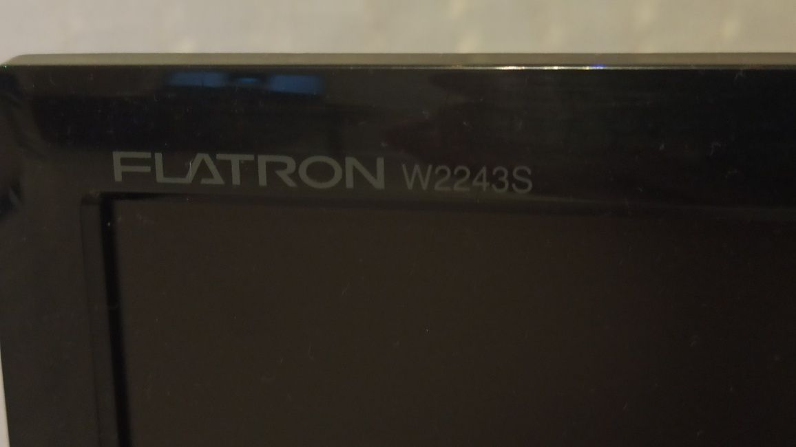 Монитор LG flatron W2243S-PF