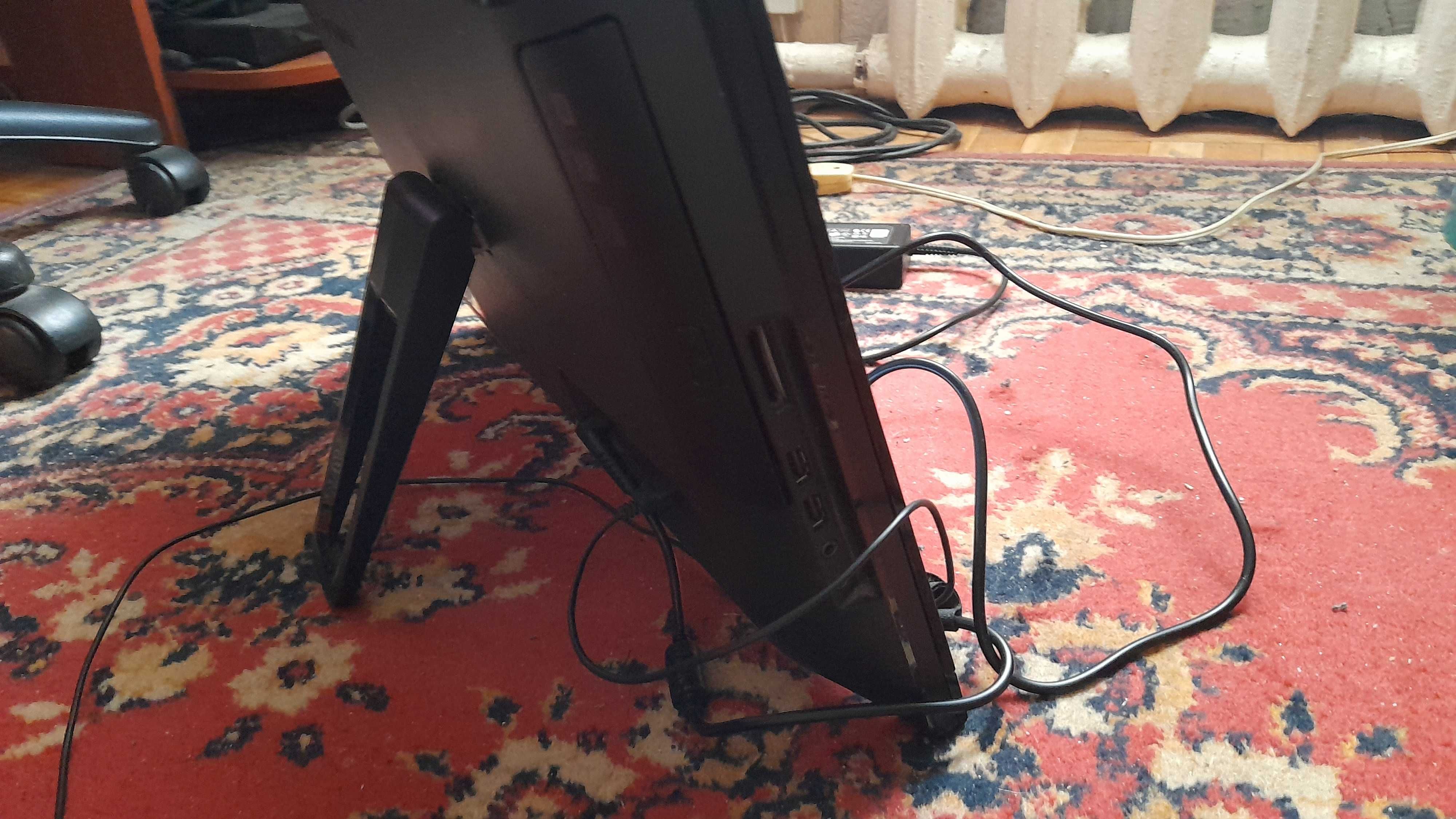 Меняю бюджетный моноблок Lenovo c 240 без минусов полностью рабочий