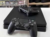 продаю PS4 слим в хорошем состоянии