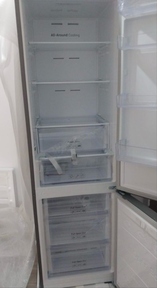 Холодильник Samsung