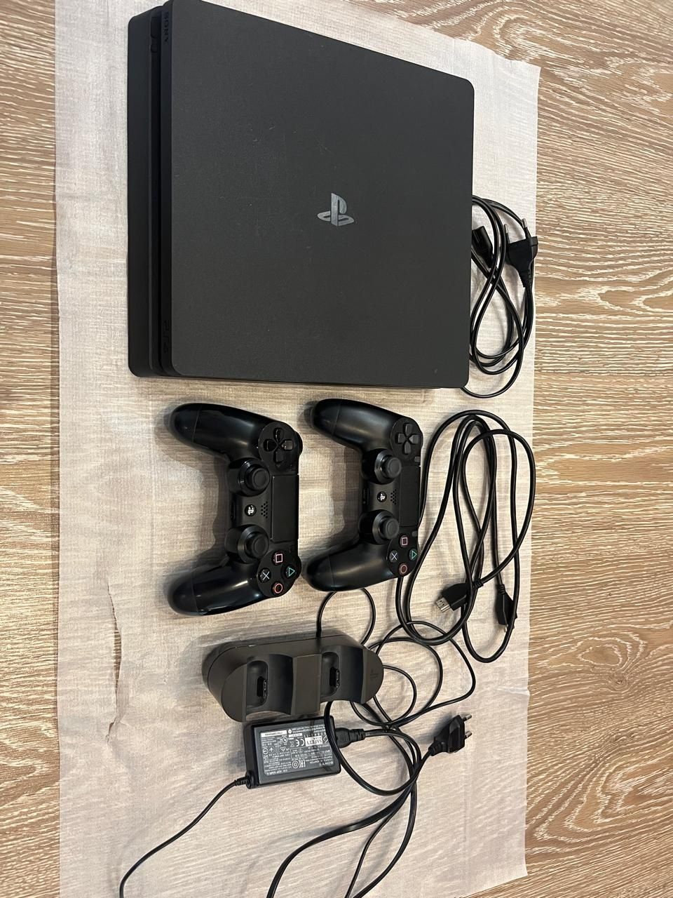 Плейстейшн 4 (PS4)