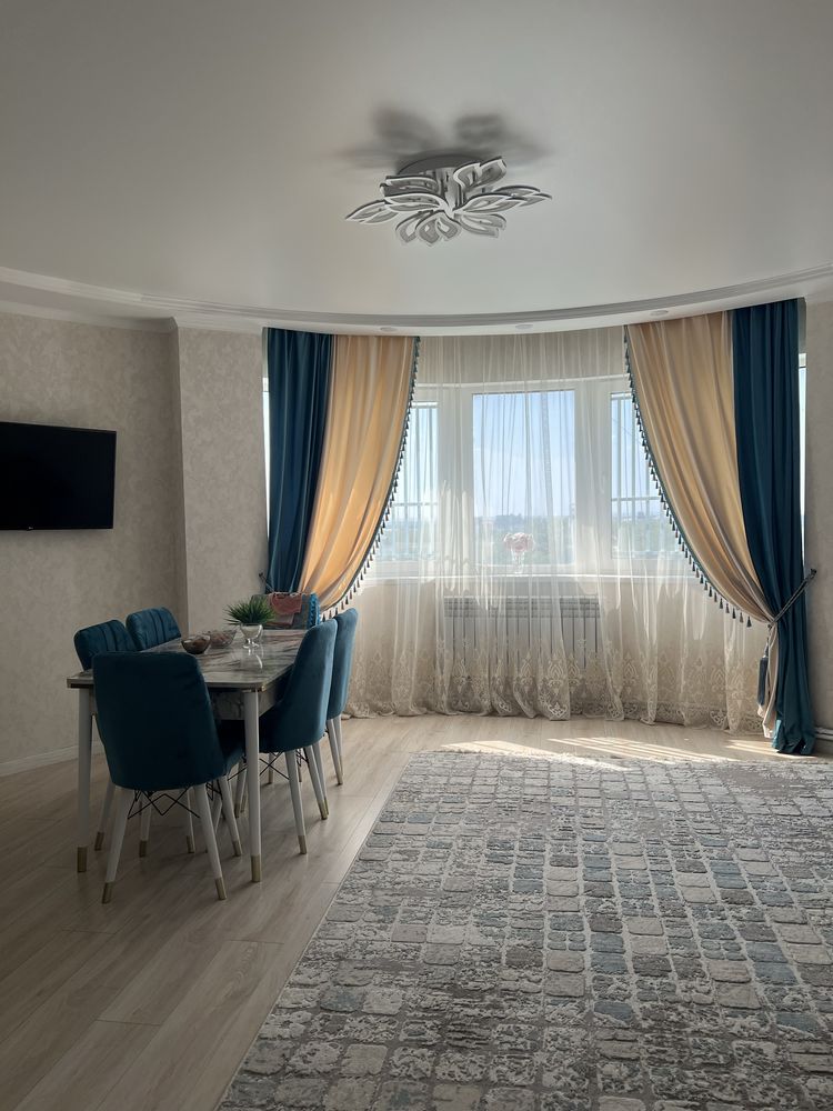 Продается стол и стулья