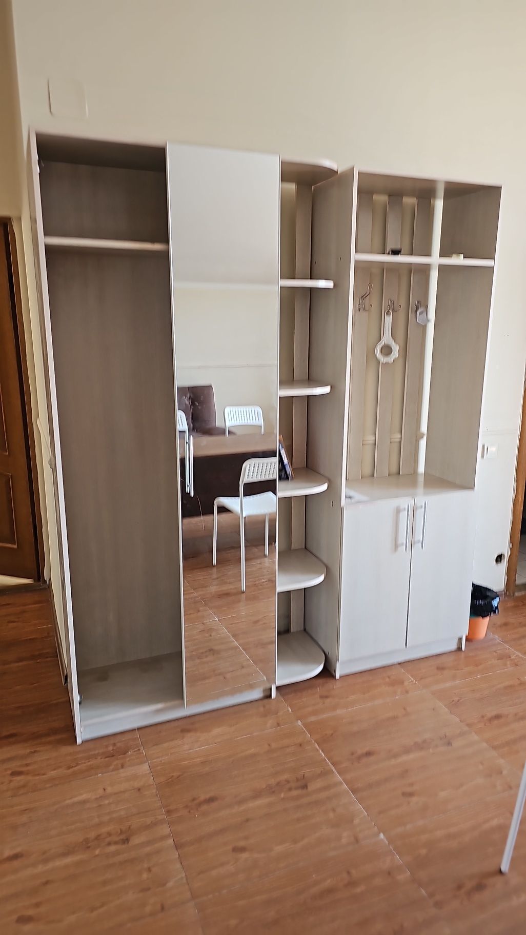 Продам прихожую самовывоз таугуль3