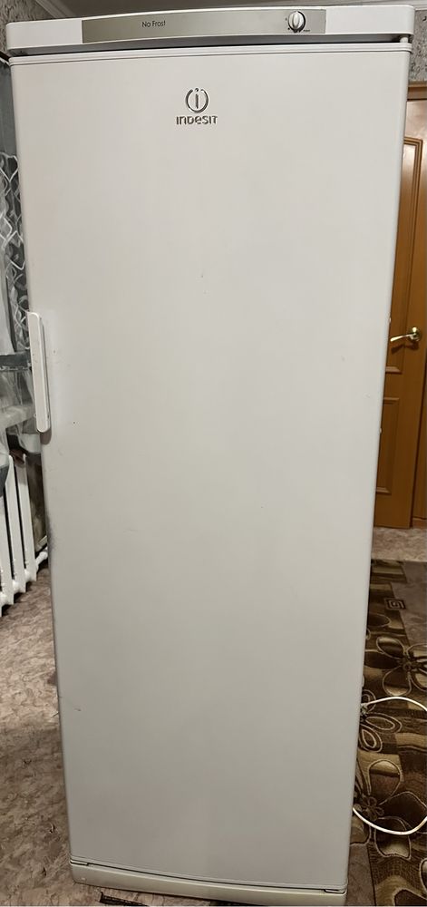 Продам морозильную камеру