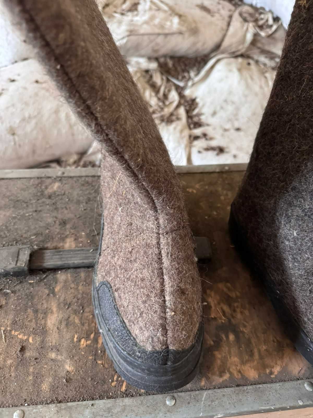 Продам рабочие валенки новые