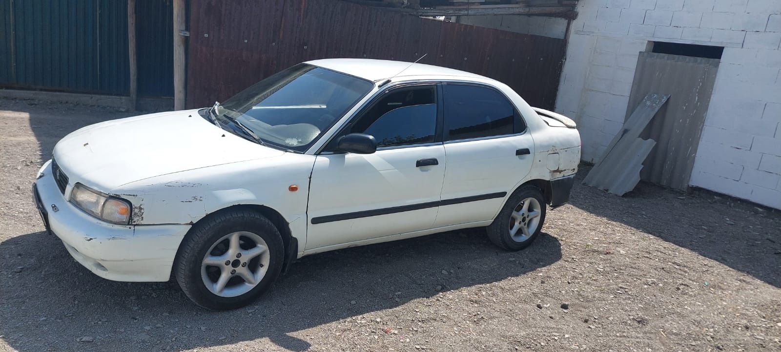 Легковая машина Suzuki balena