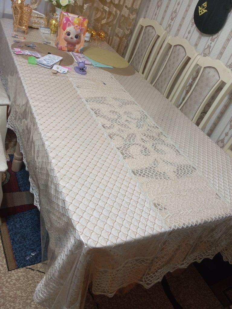 Продам стол для гостиной