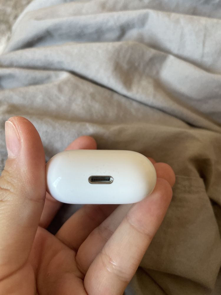 Наушники airpods