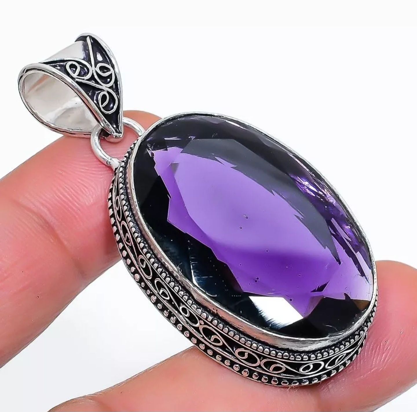 Серебряный кулон с крупным аметистом