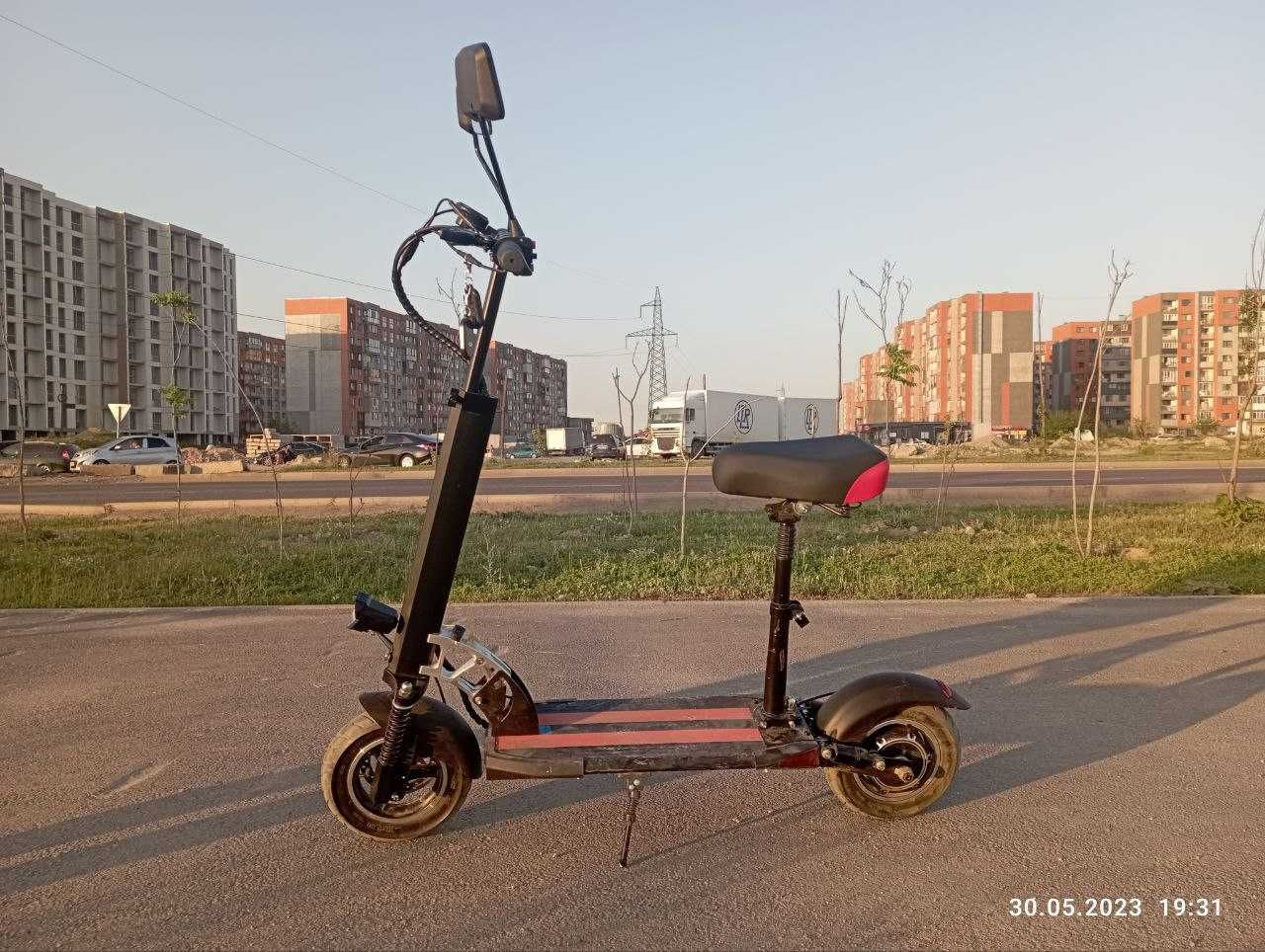 Электросамокат KUGOO M4 рестайлинг с полным обвесом.