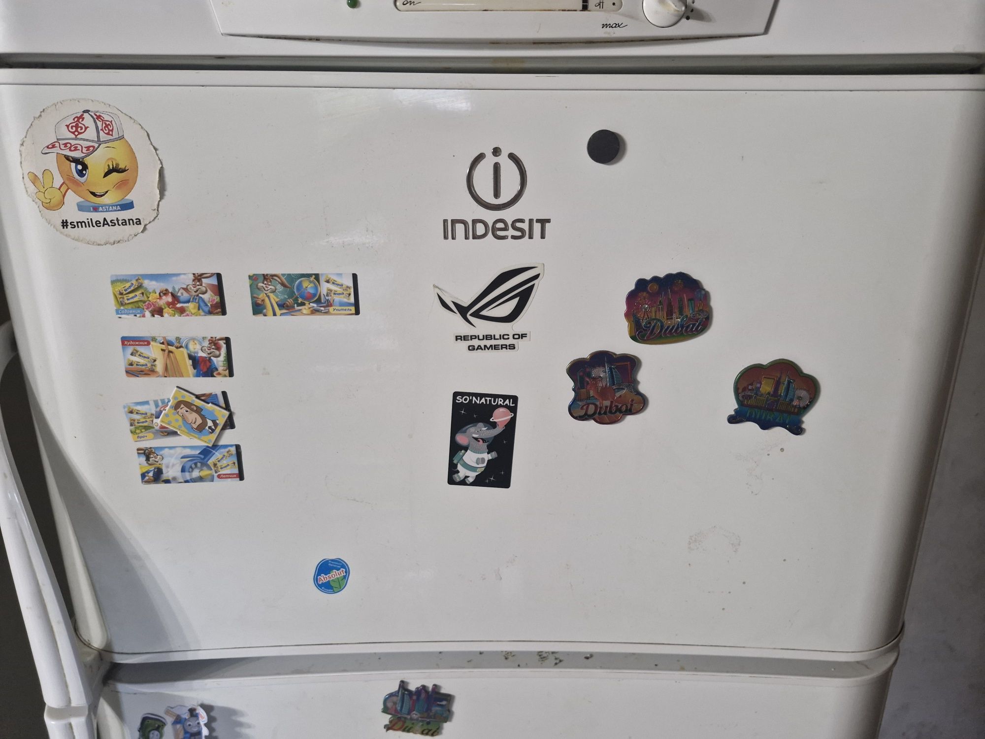 Холодильник Indesit 1.5 метра