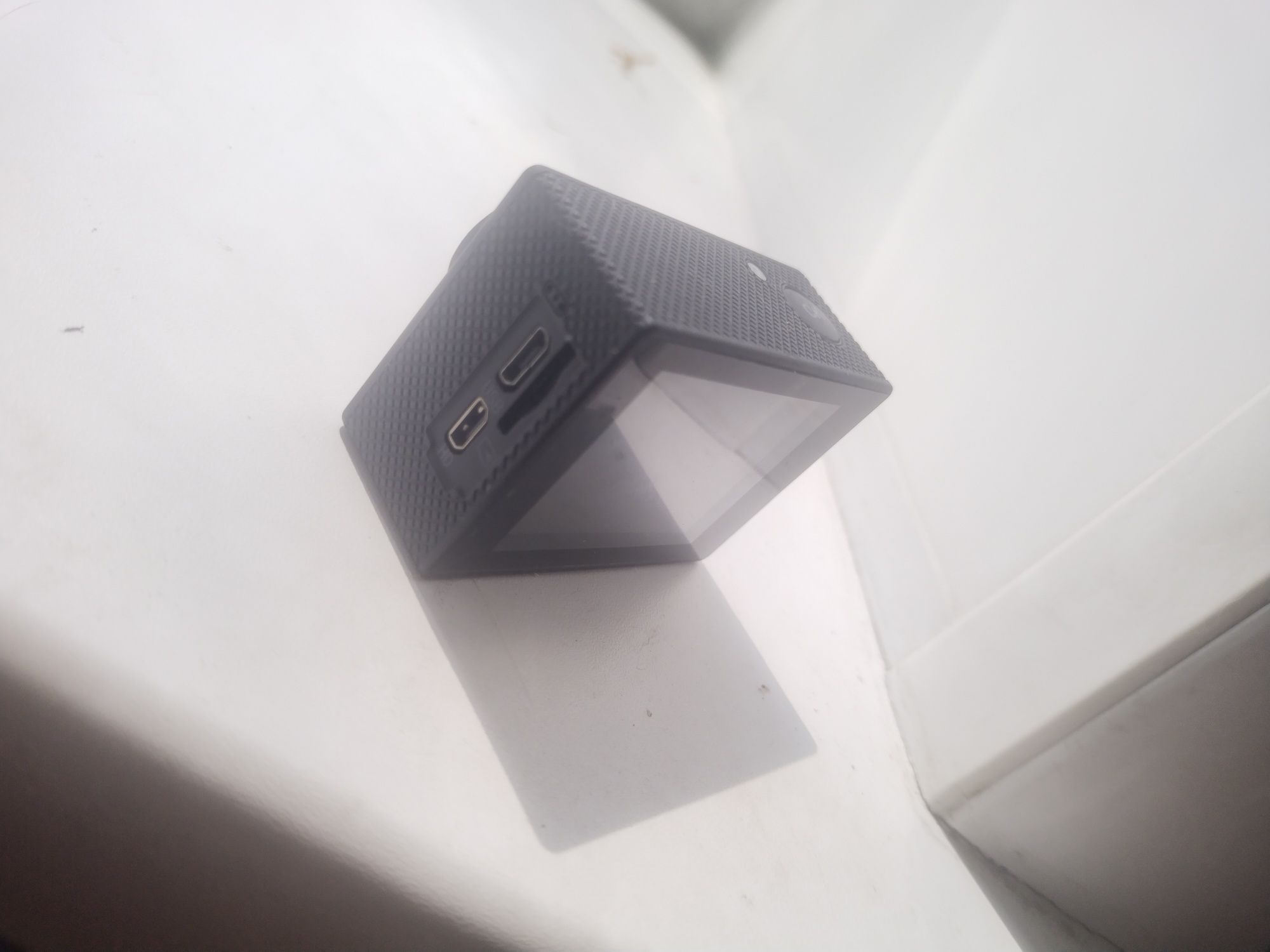 Продам экшн камеру sjcam 4000