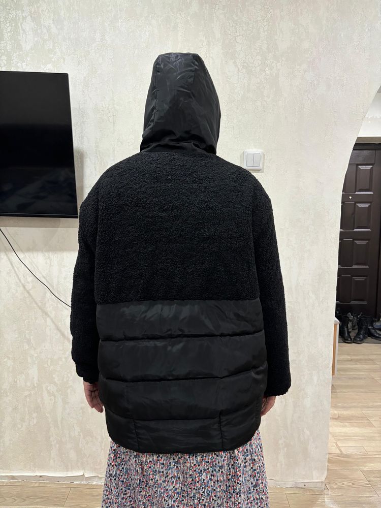 Продам весеннюю куртку женскую