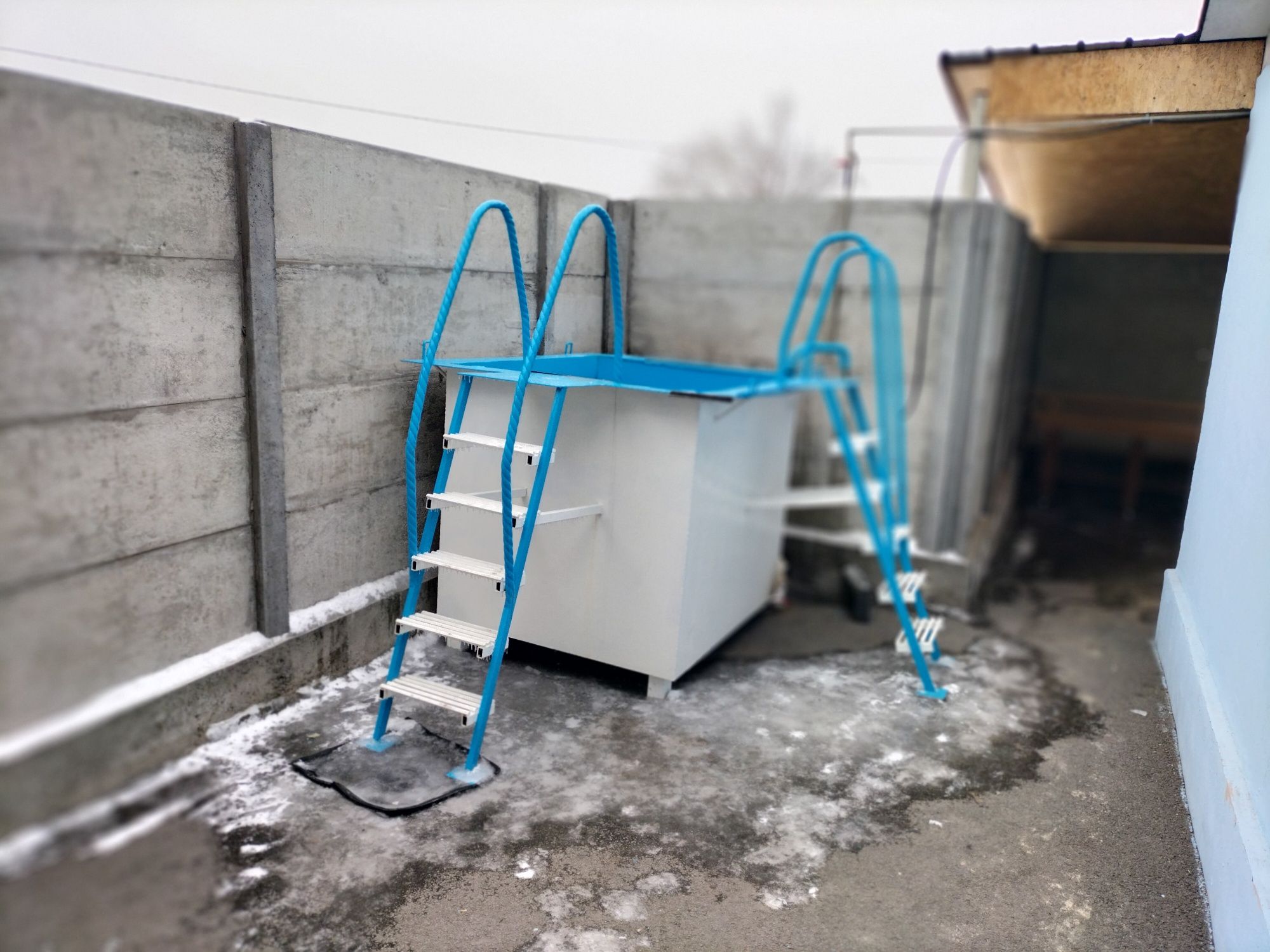 сауна с караоки летняя площадка с басеином , баня