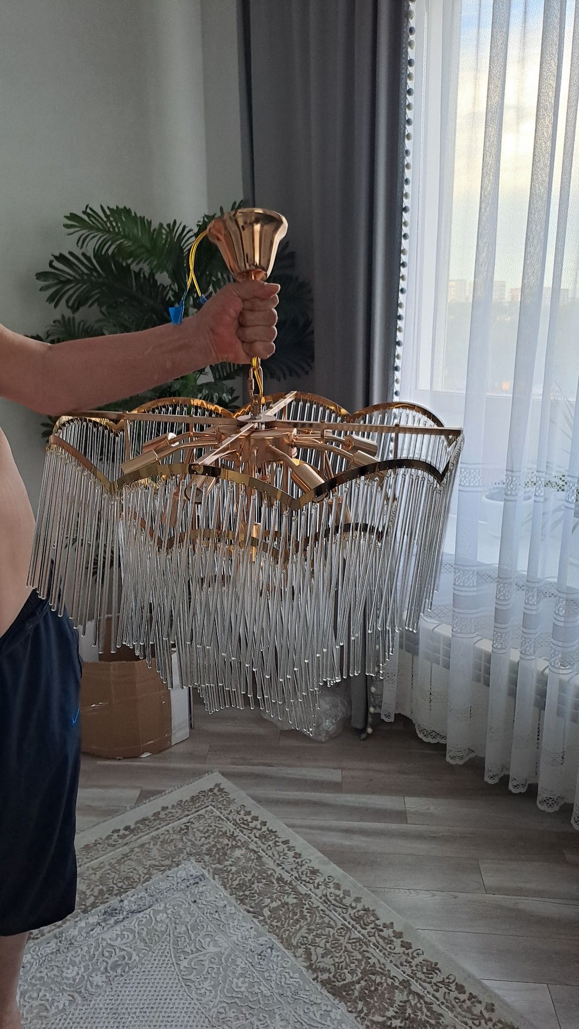 Продам люстру состояния отличное