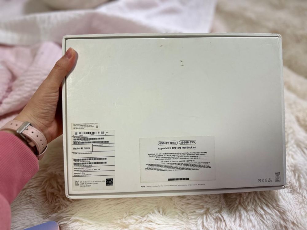 Продам MacBook Air M1 (2021) | 8GB RAM | 256GB SSD