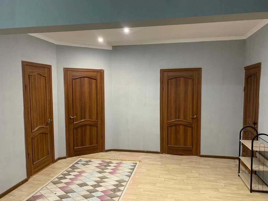 Сдаётся 4-х комн. кв. в самом центре Кызылорды