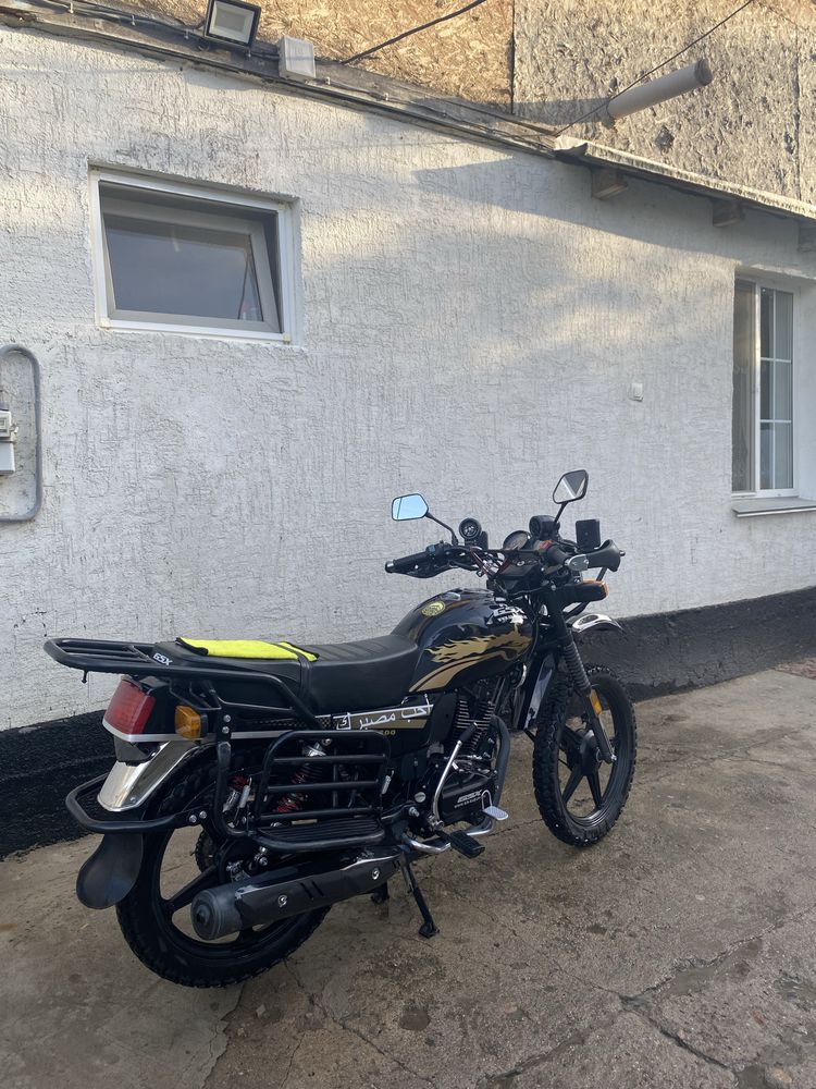 Продам срочно мотоцикл GSX SUZUKI 200