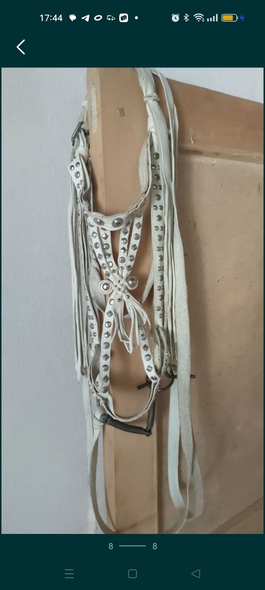 Продам наборный нагрудник из сыромятной кожи.