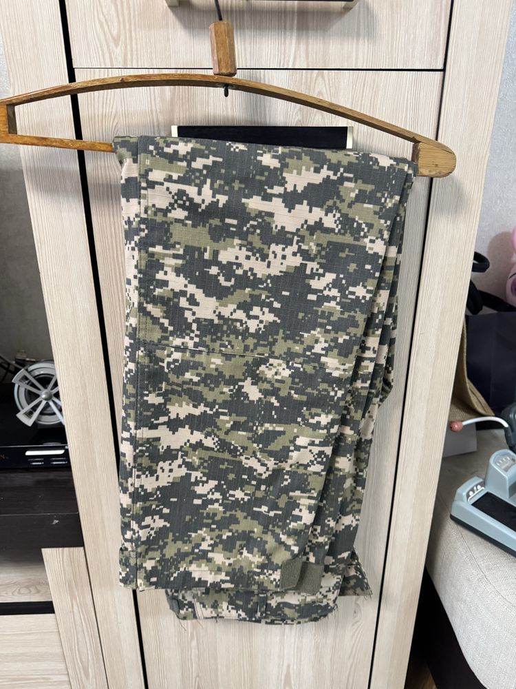 Продам камуфляжный костюм